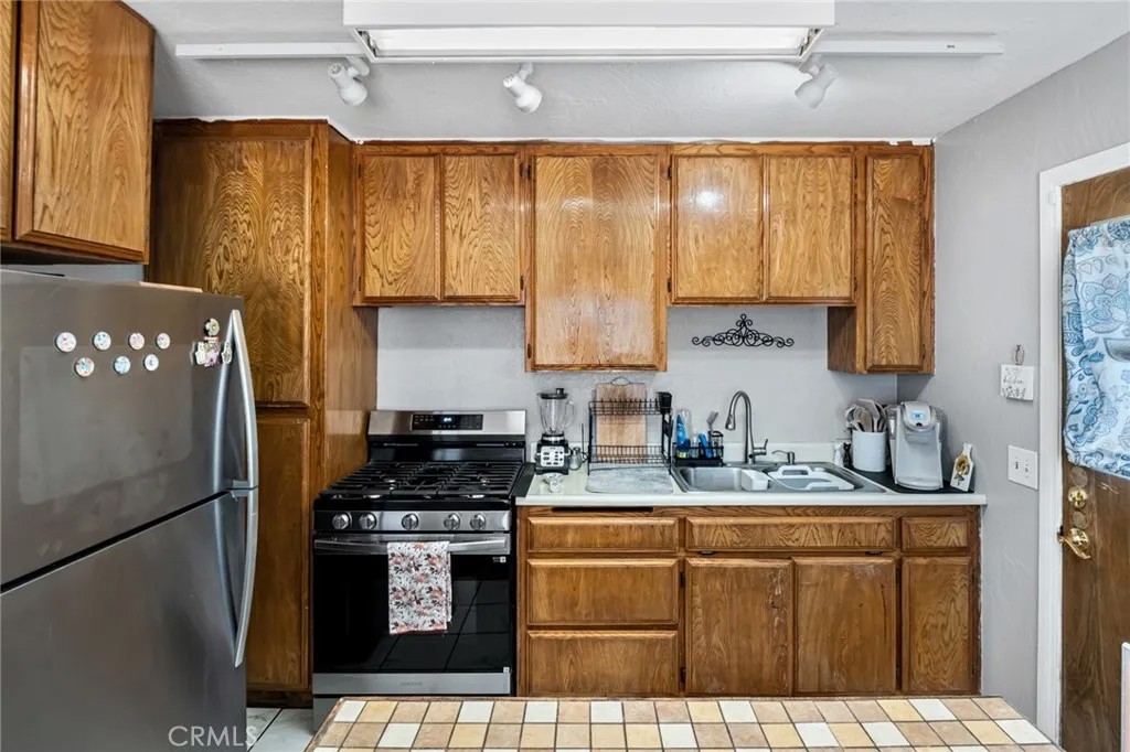 565 Juniper