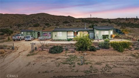 Photo of 25885 Santa Rosa, Apple Valley, CA 92308 (MLS # HD25279491)