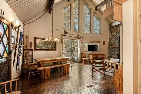 Photo of 1256 Grass Valley, Lake Arrowhead, CA 92352 (MLS # IG26028169)