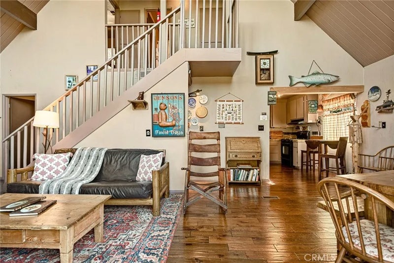 1256 Grass Valley