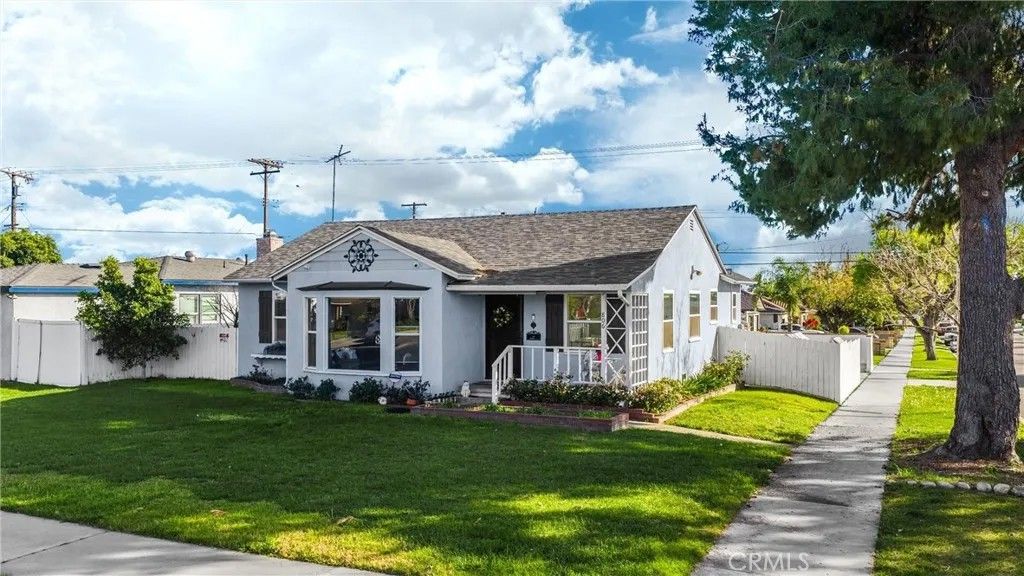 Photo of 806 E I, Ontario, CA 91764 (MLS # TR26045934)