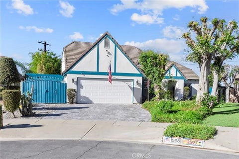 Photo of 1598 Oakdale Court, Upland, CA 91786 (MLS # CV26187958)