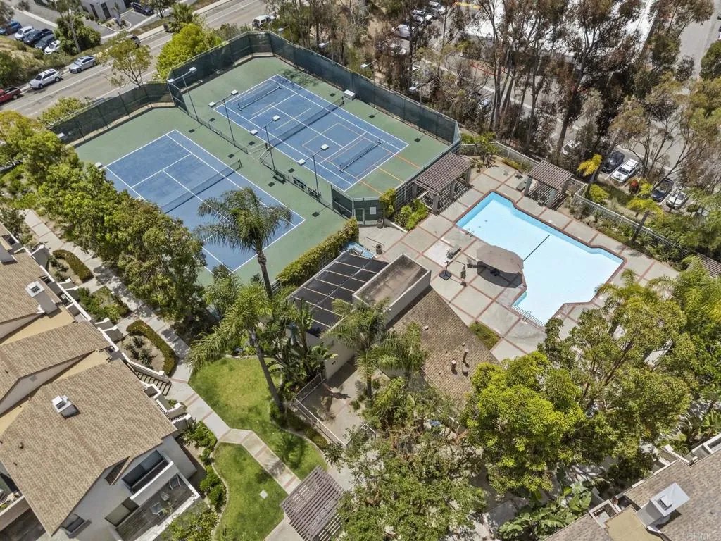 2710 Ariane Drive 3