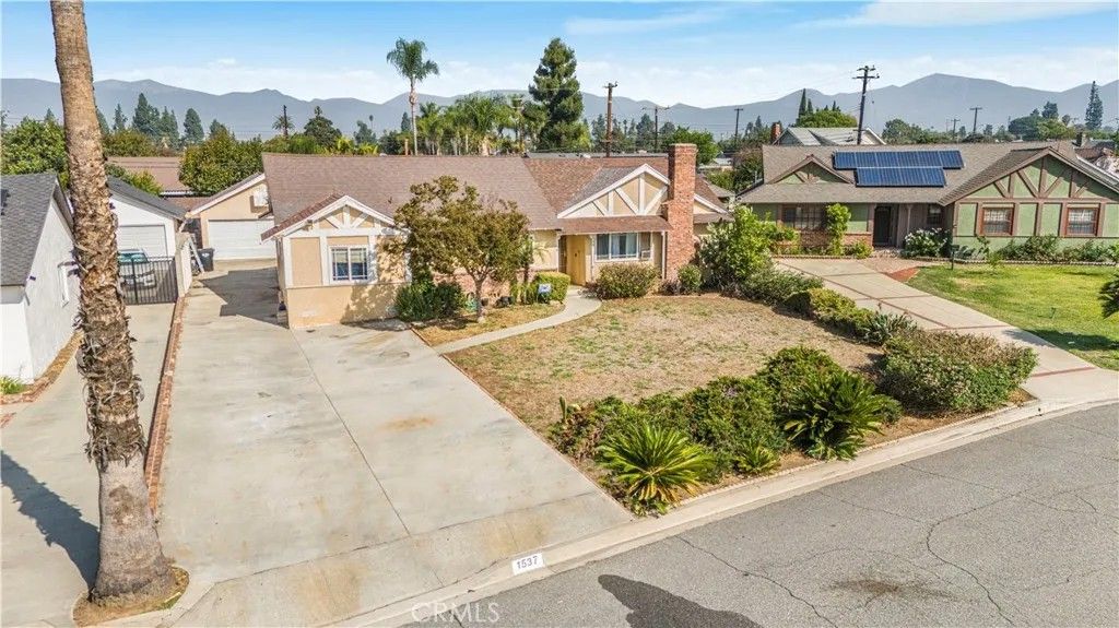 Photo of 1537 E Eckerman Avenue, West Covina, CA 91791 (MLS # IV25252059)