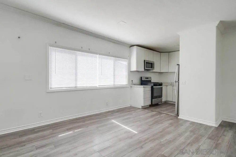 734-738 Grand Ave