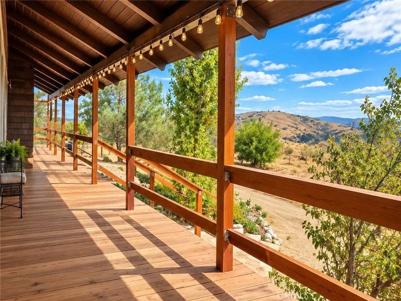 483 Castac View