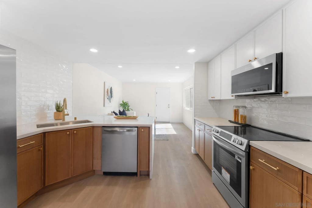 Photo of 9917 Aviary DR, San Diego, CA 92131 (MLS # 260020274)