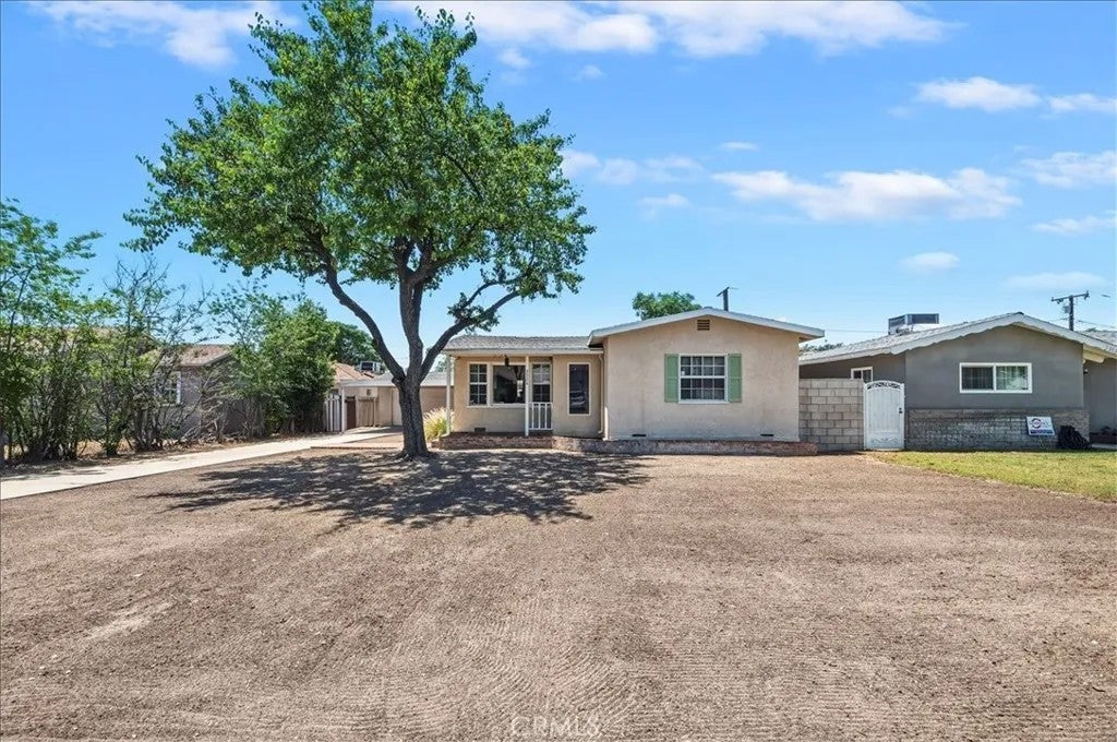 3524 N Stoddard