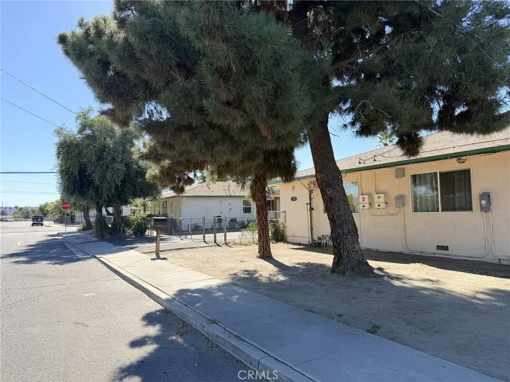 Photo of 377 E Main St, San Jacinto, CA 92583 (MLS # IV25272293)