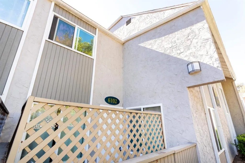6333 College Grove Way 6102