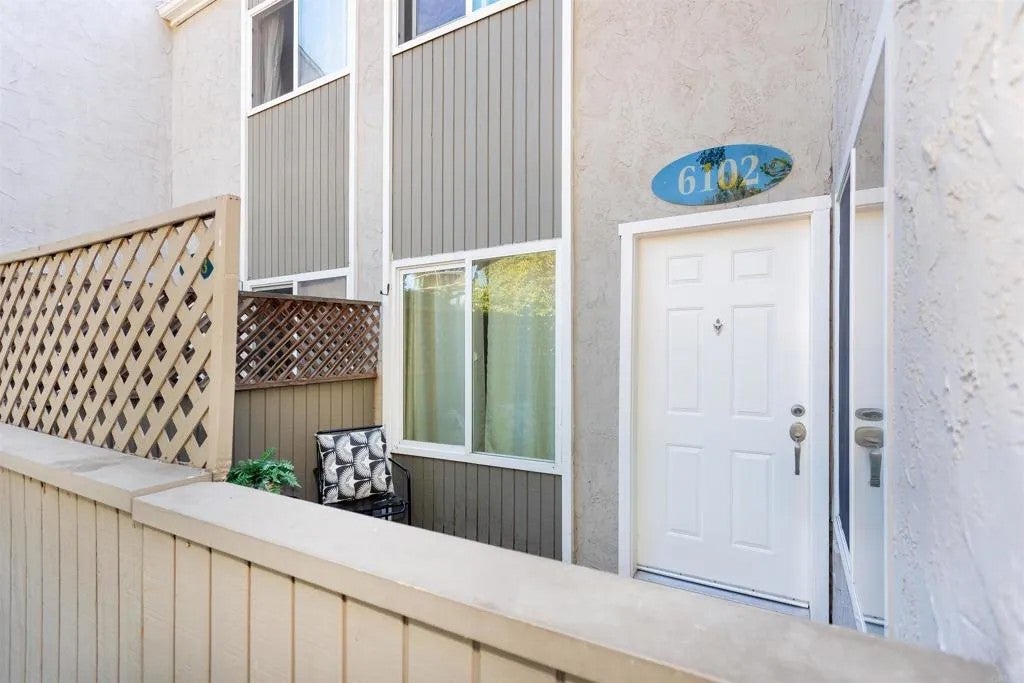 6333 College Grove Way 6102