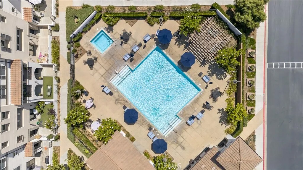 623 W Foothill 39