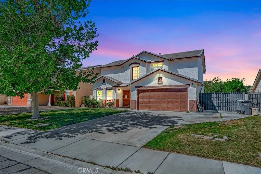 Photo of 45441 Pickford Ave, Lancaster, CA 93534 (MLS # SR26084556)