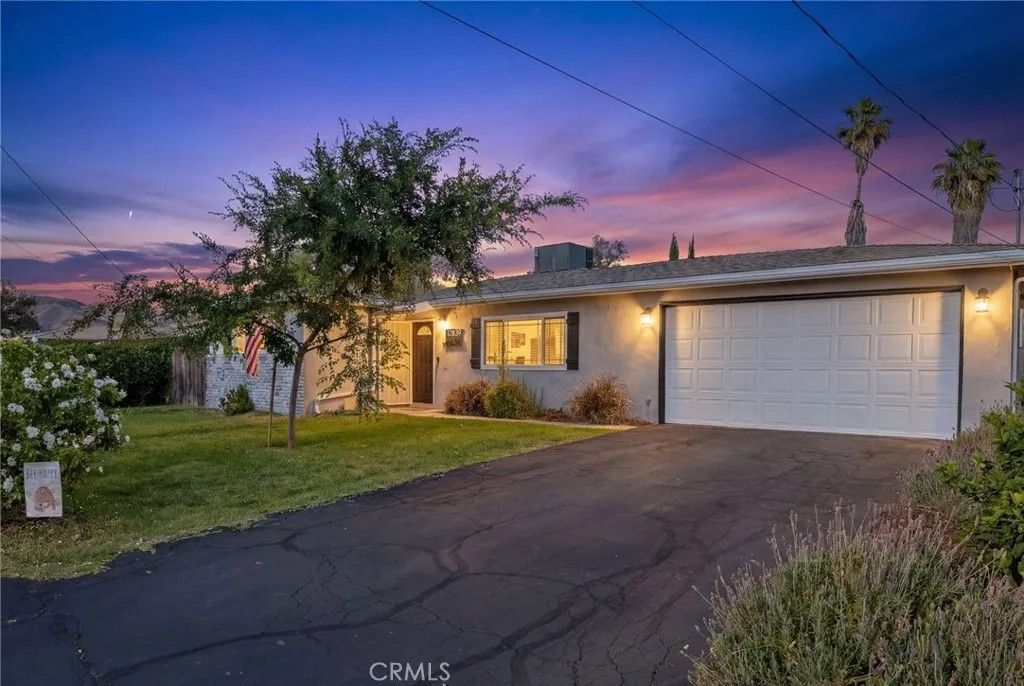 Photo of 12839 10th St, Yucaipa, CA 92399 (MLS # IG26092226)