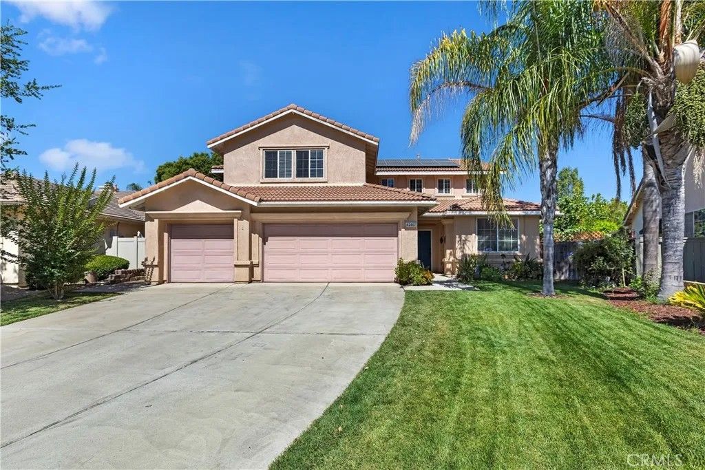 Photo of 42467 Thoroughbred Lane, Murrieta, CA 92562 (MLS # SW26054758)