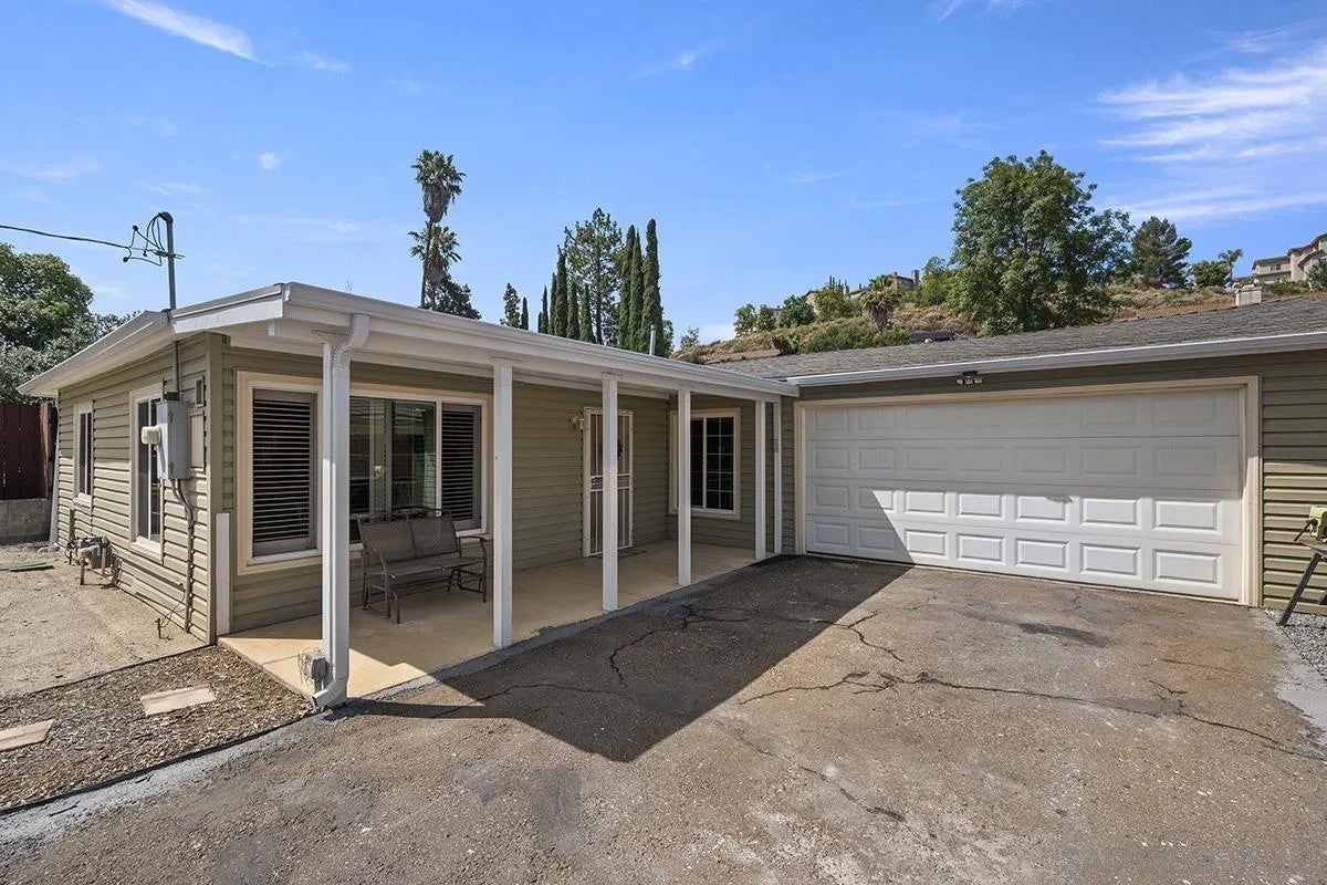 1157 Via Loma Vista