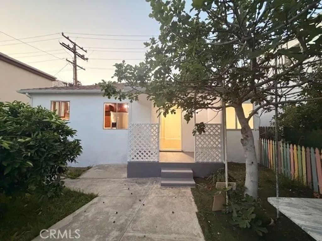 Photo of 1153 Justin Ave #A, Glendale, CA 91201 (MLS # GD26065908)