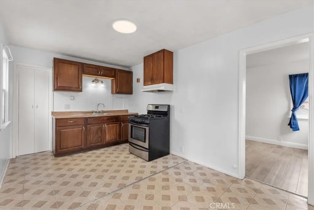 924 S Broadway