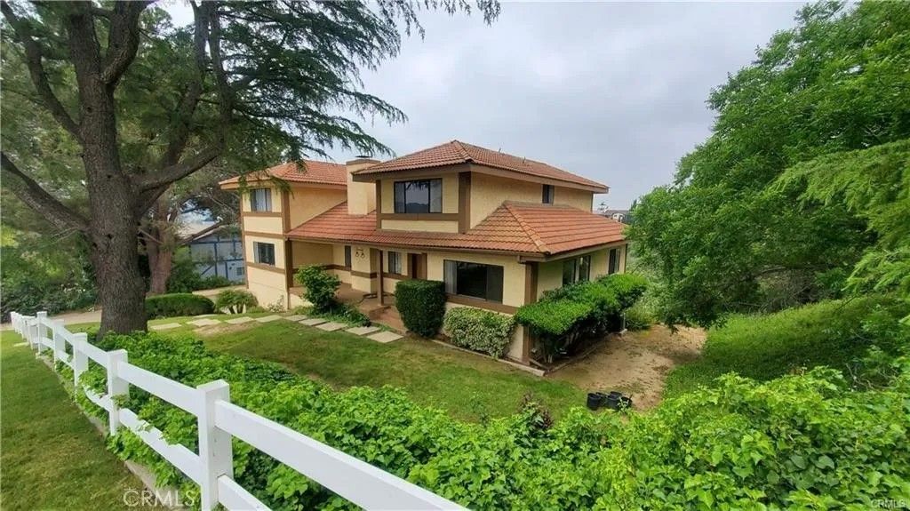 Photo of 2721 Broken Feather Ln, Diamond Bar, CA 91765 (MLS # TR25276549)