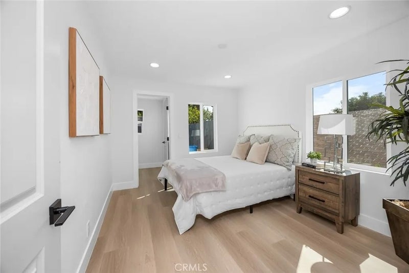 201 S Melrose