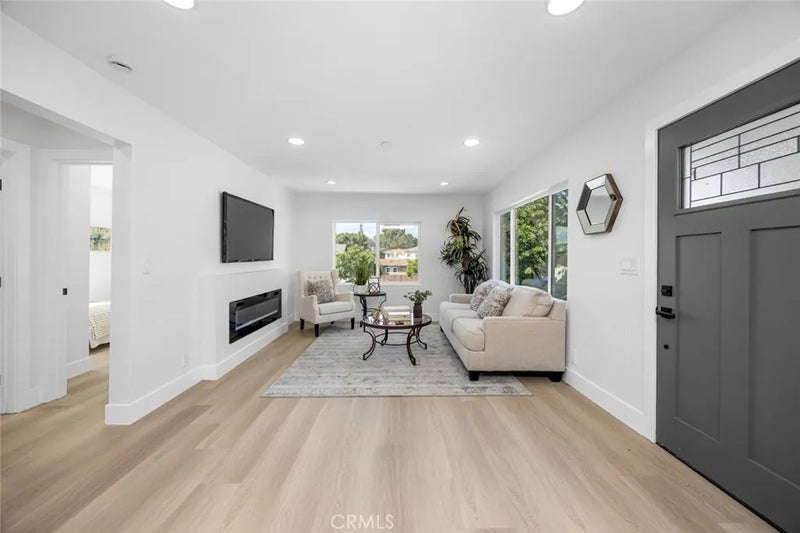 201 S Melrose