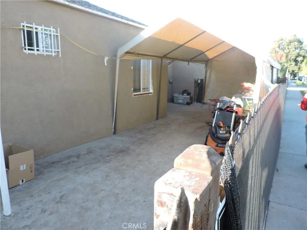 Photo of 157 E 104th Street, Los Angeles, CA 90003 (MLS # DW25273353)