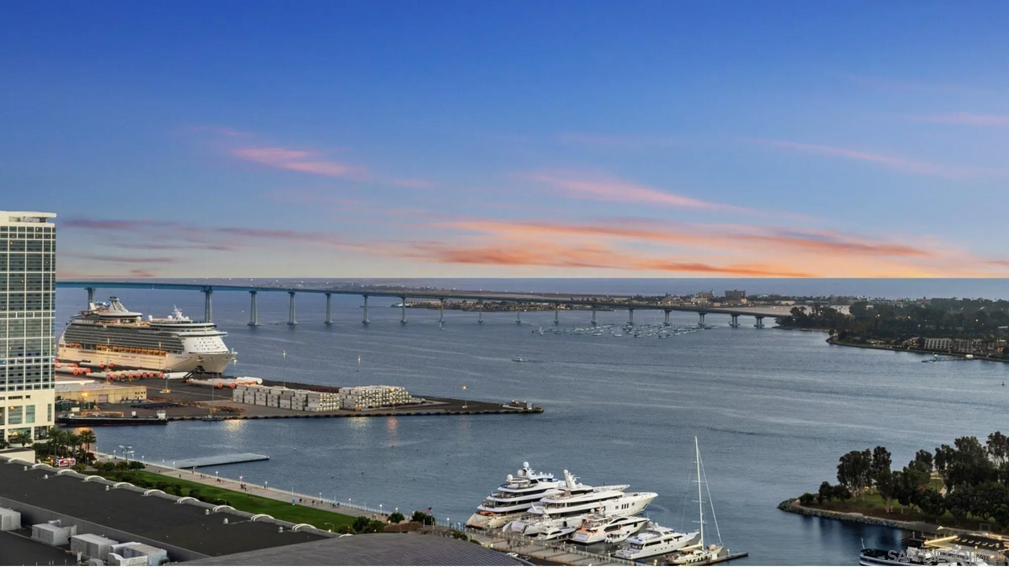 200 W Harbor Dr 2902