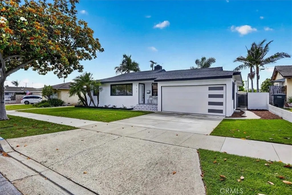 Photo of 592 N Milford ST, Orange, CA 92867 (MLS # OC26114884)