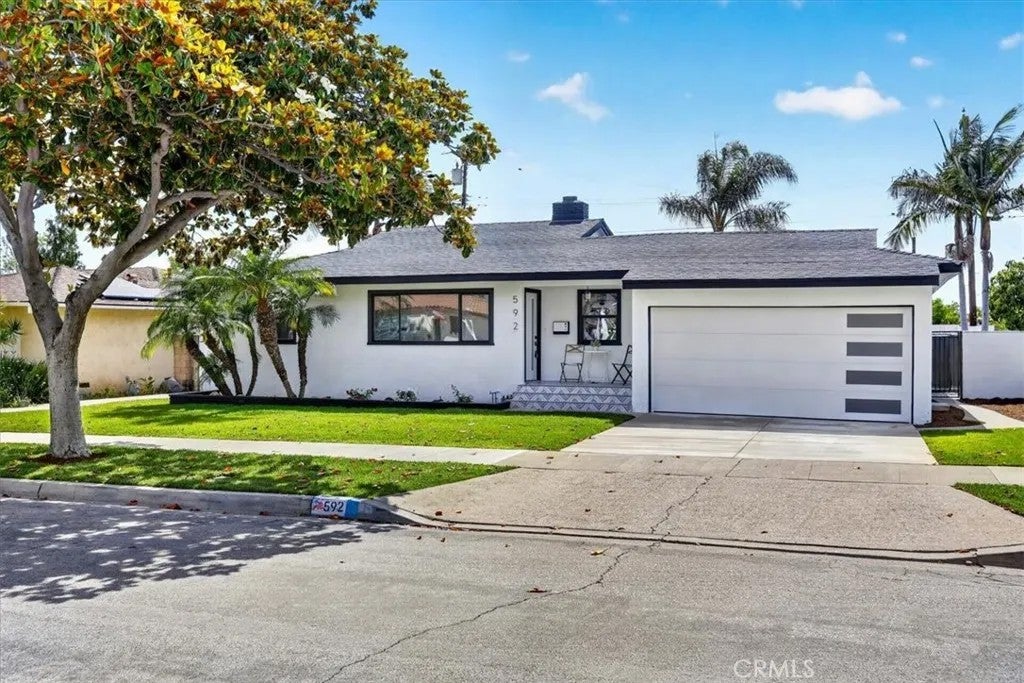 Photo of 592 N Milford ST, Orange, CA 92867 (MLS # OC26114884)