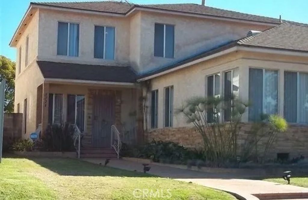 Photo of 1724 S Crescent Heights, Los Angeles, CA 90035 (MLS # SR25238955)