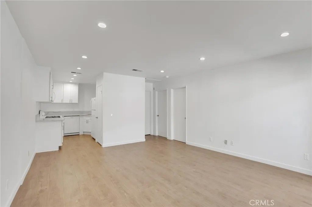 Photo of 1117 Linden Avenue #3, Glendale, CA 91201 (MLS # BB25282079)