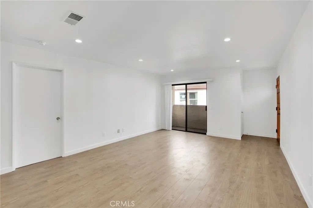 Photo of 1117 Linden Avenue #3, Glendale, CA 91201 (MLS # BB25282079)