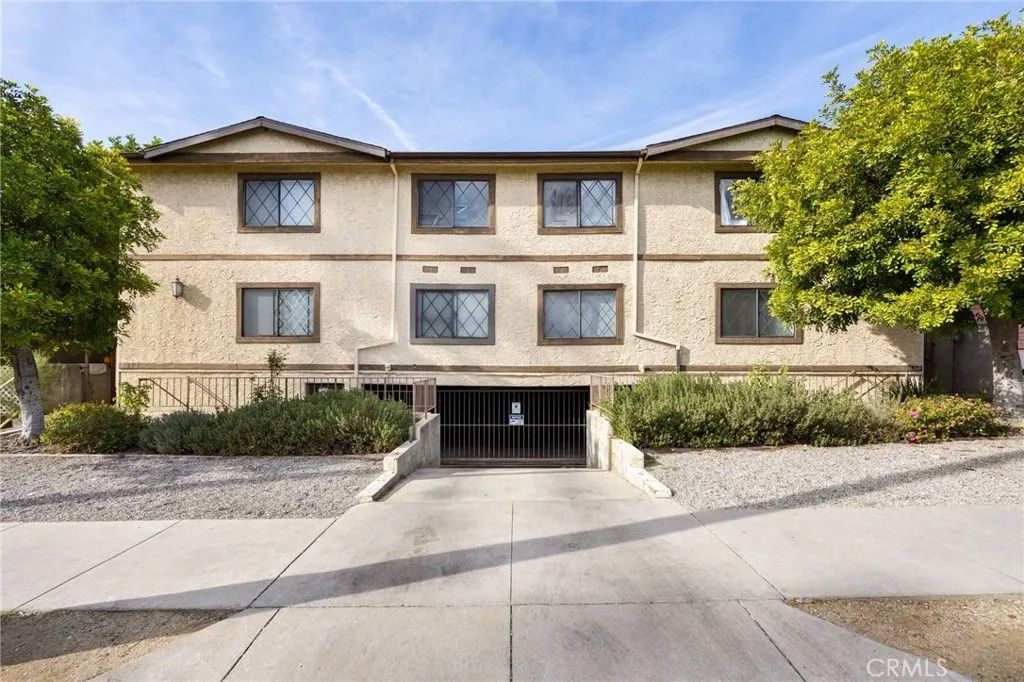 Photo of 1117 Linden Avenue #3, Glendale, CA 91201 (MLS # BB25282079)
