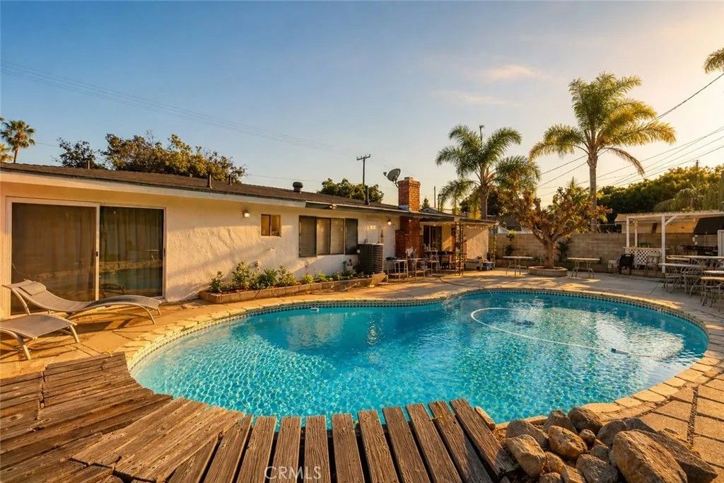 Photo of 1705 E Vermont Ave, Anaheim, CA 92805 (MLS # CV26093227)