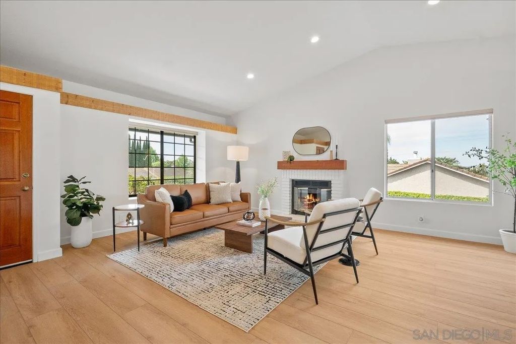 Photo of 445 Cancun Ct, Fallbrook, CA 92028 (MLS # 260008711)