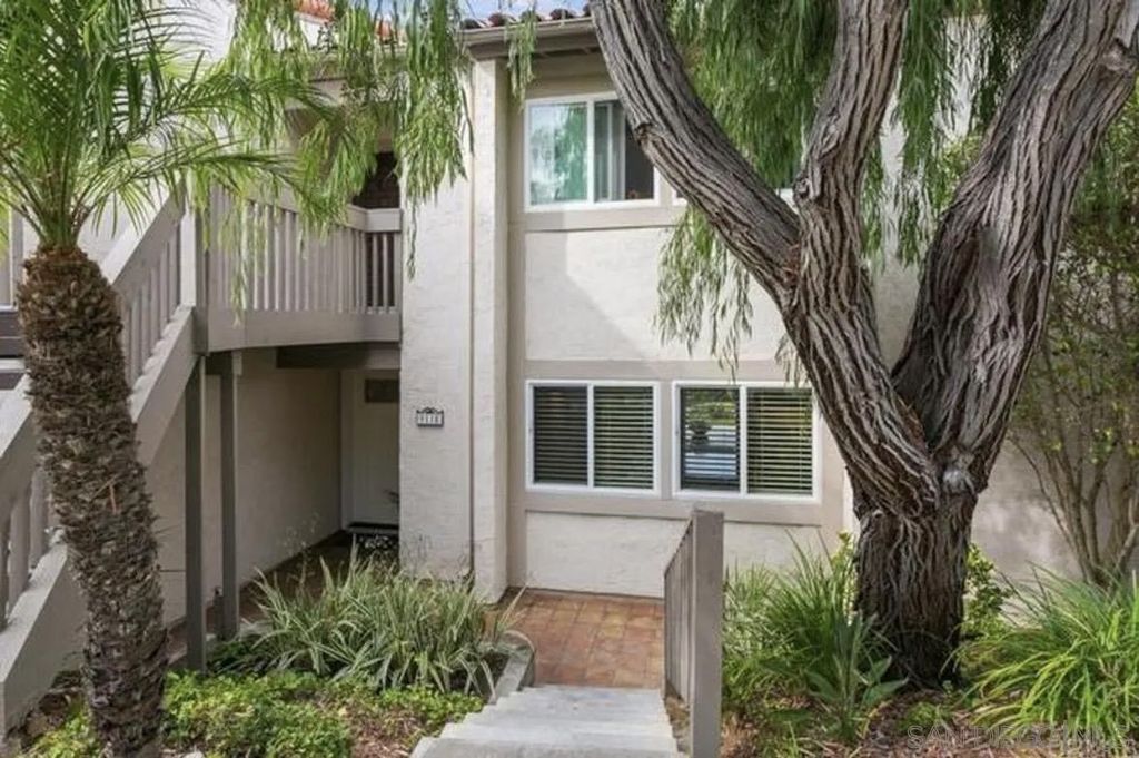 Photo of 911 Caminito Madrigal #E, Carlsbad, CA 92011 (MLS # 250045880)