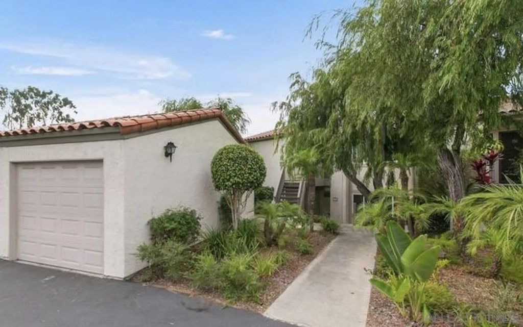 Photo of 911 Caminito Madrigal #E, Carlsbad, CA 92011 (MLS # 250045880)