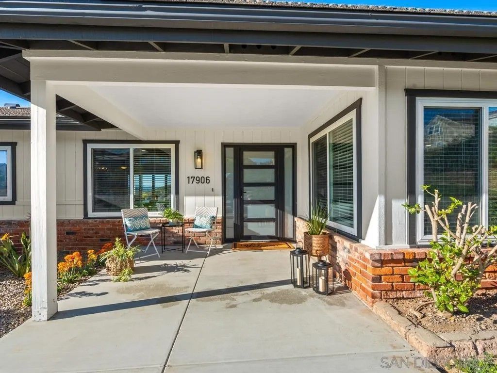 Photo of 17906 Saint Andrews Dr, Poway, CA 92064 (MLS # 260007104)