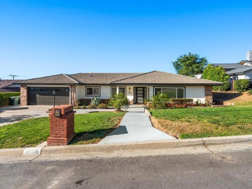 Photo of 17906 Saint Andrews Dr, Poway, CA 92064 (MLS # 260007104)