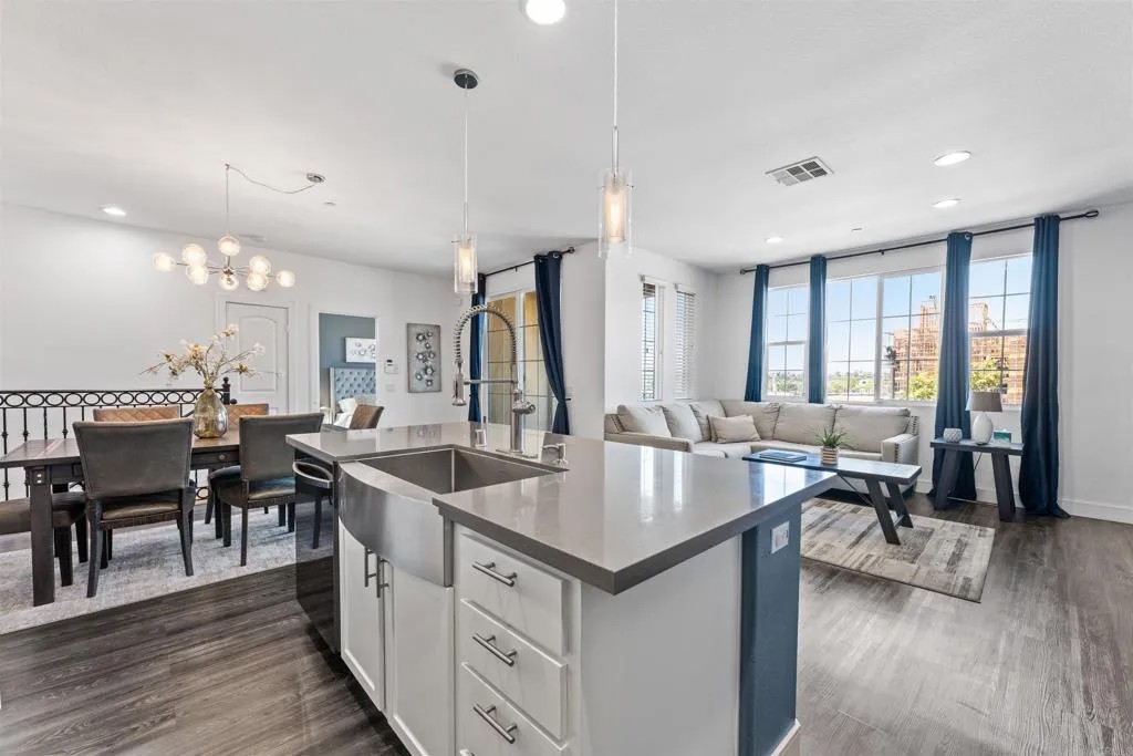 1529 El Prado Street 1