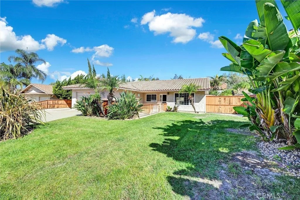 2082 Valley Lake Drive