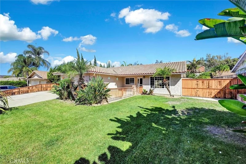 2082 Valley Lake Drive
