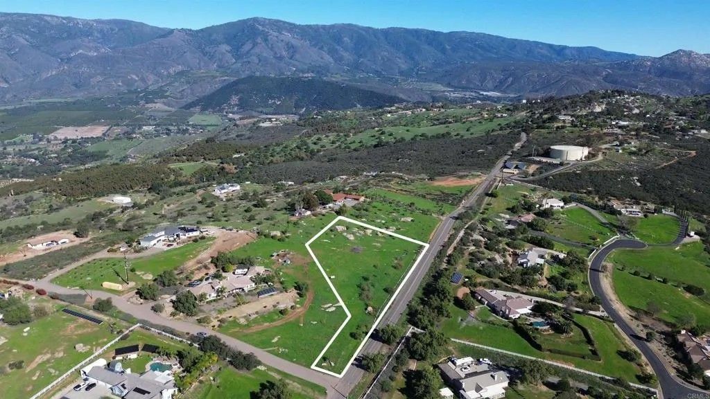 Photo of 30638 Pauma Heights, Valley Center, CA 92082 (MLS # NDP2600362)