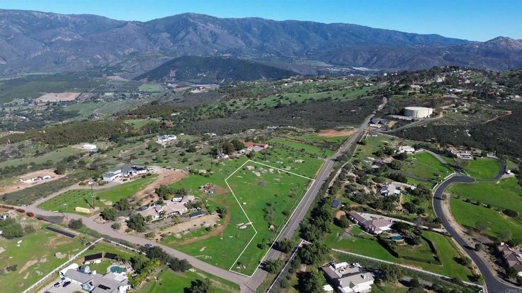 Photo of 30638 Pauma Heights, Valley Center, CA 92082 (MLS # NDP2600362)