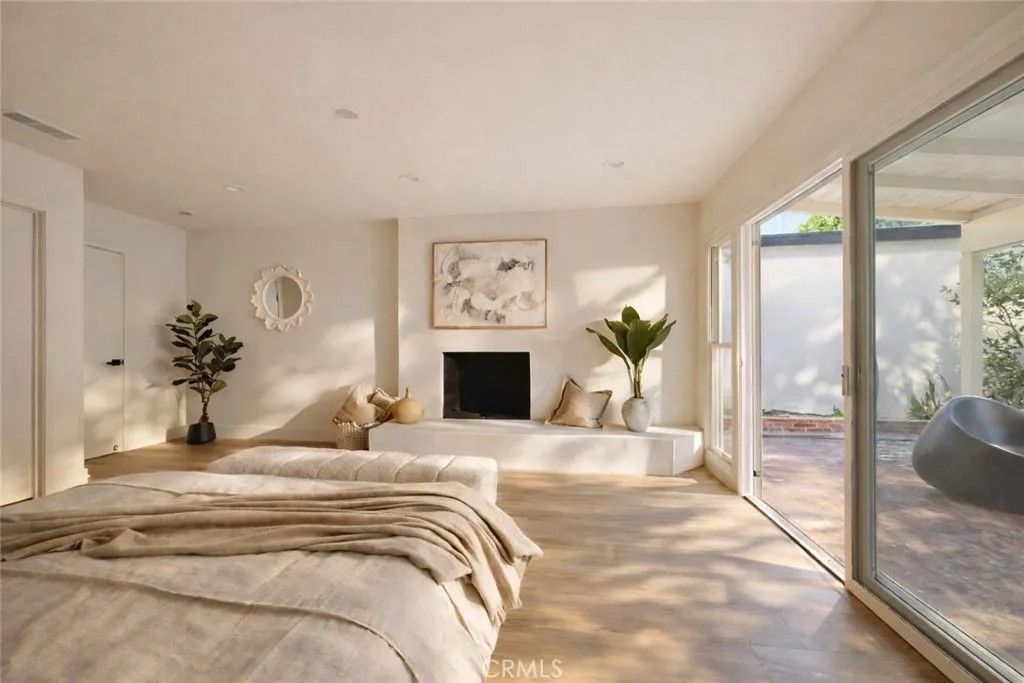 Photo of 1318 S Helberta Ave, Redondo Beach, CA 90277 (MLS # TR26042585)