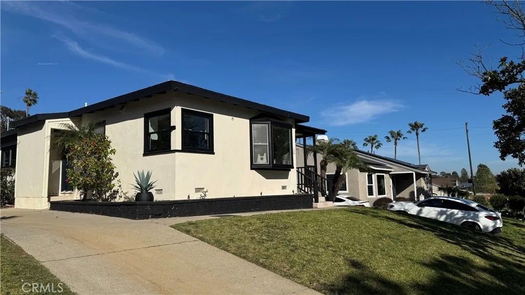 Photo of 1318 S Helberta Ave, Redondo Beach, CA 90277 (MLS # TR26042585)