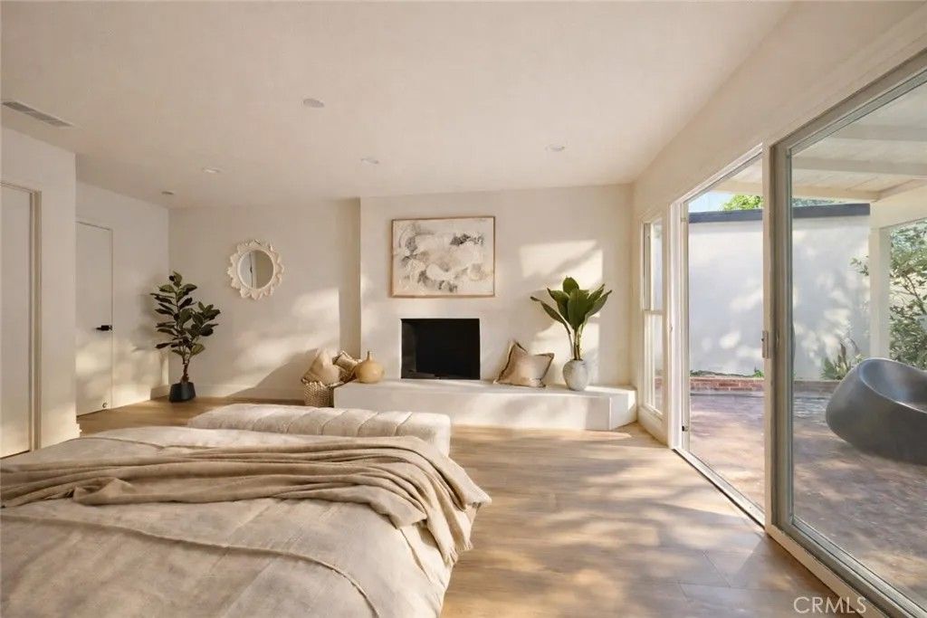 Photo of 1318 S Helberta Ave, Redondo Beach, CA 90277 (MLS # TR26042585)