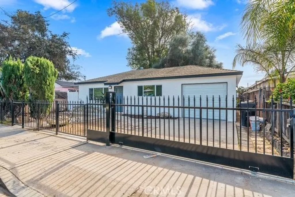 Photo of 12110 Barnwall Street, Norwalk, CA 90650 (MLS # DW25278749)