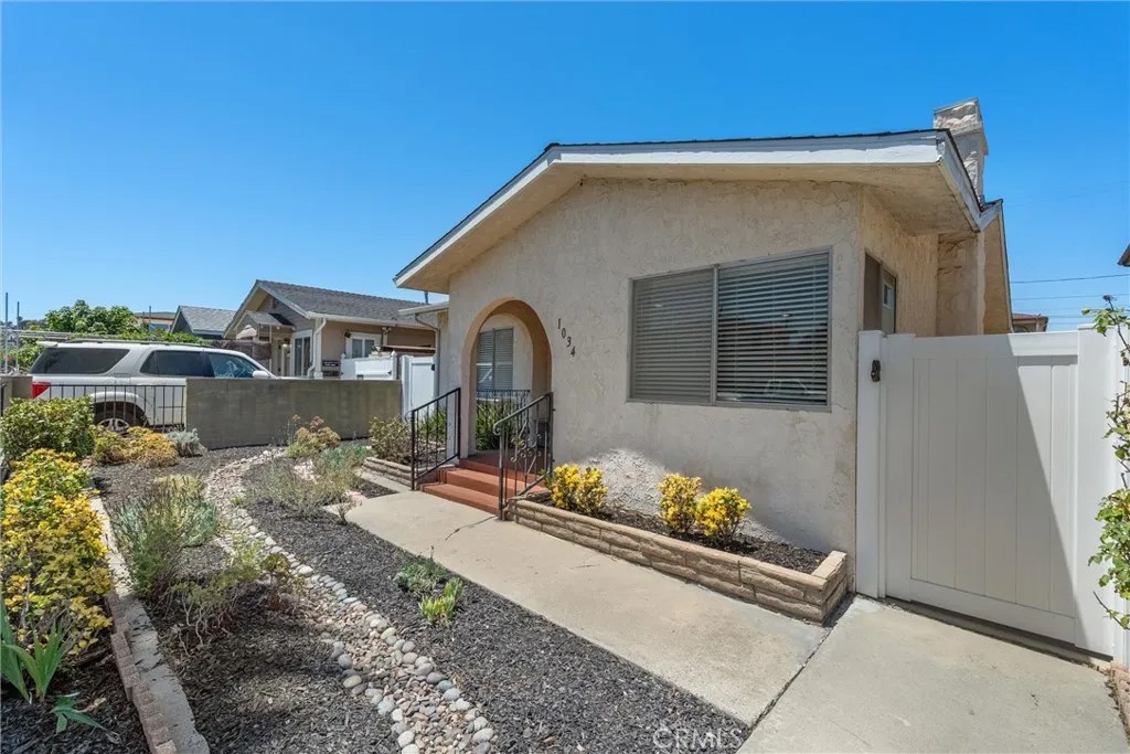 1034 W 24th