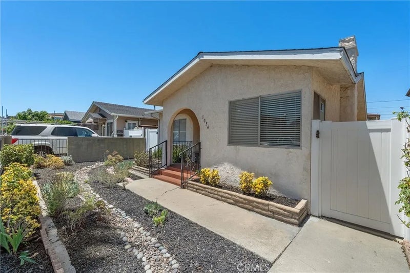 1034 W 24th